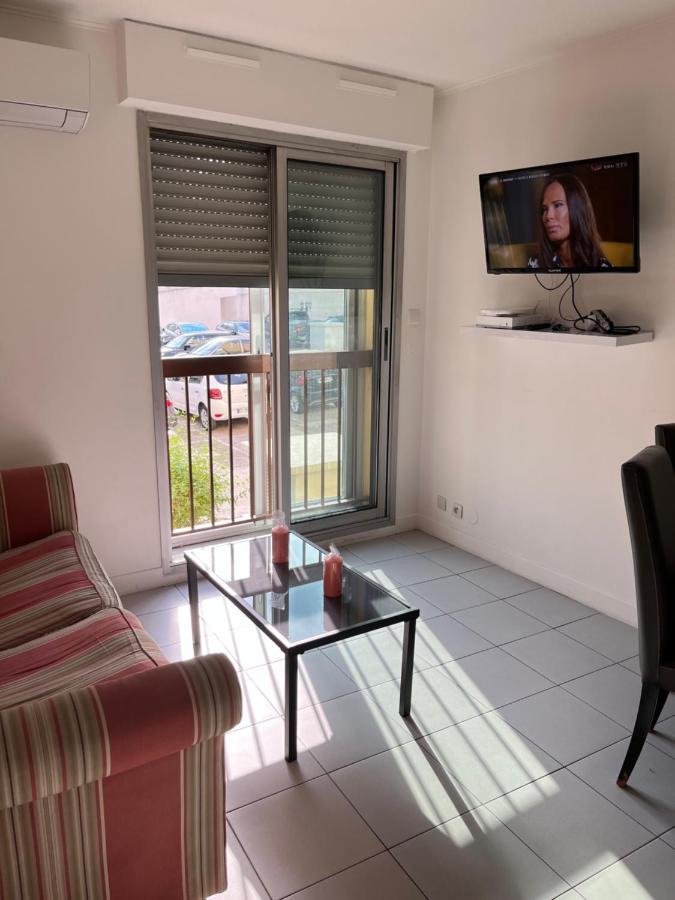 Superbe Appartement Au Bord De Plage Cros De Cagnes Exterior photo