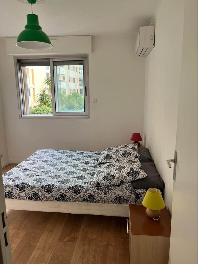 Superbe Appartement Au Bord De Plage Cros De Cagnes Exterior photo